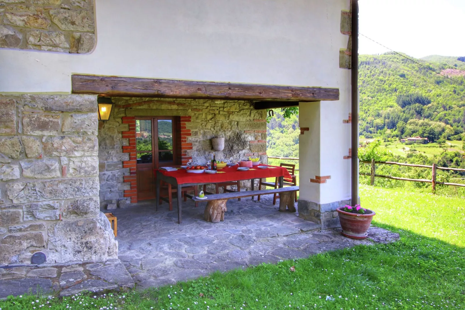 Agriturismo Nonno Raoul-Tuinen zomer