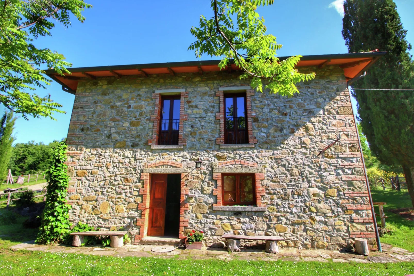 Agriturismo Bellavista-Buitenkant zomer
