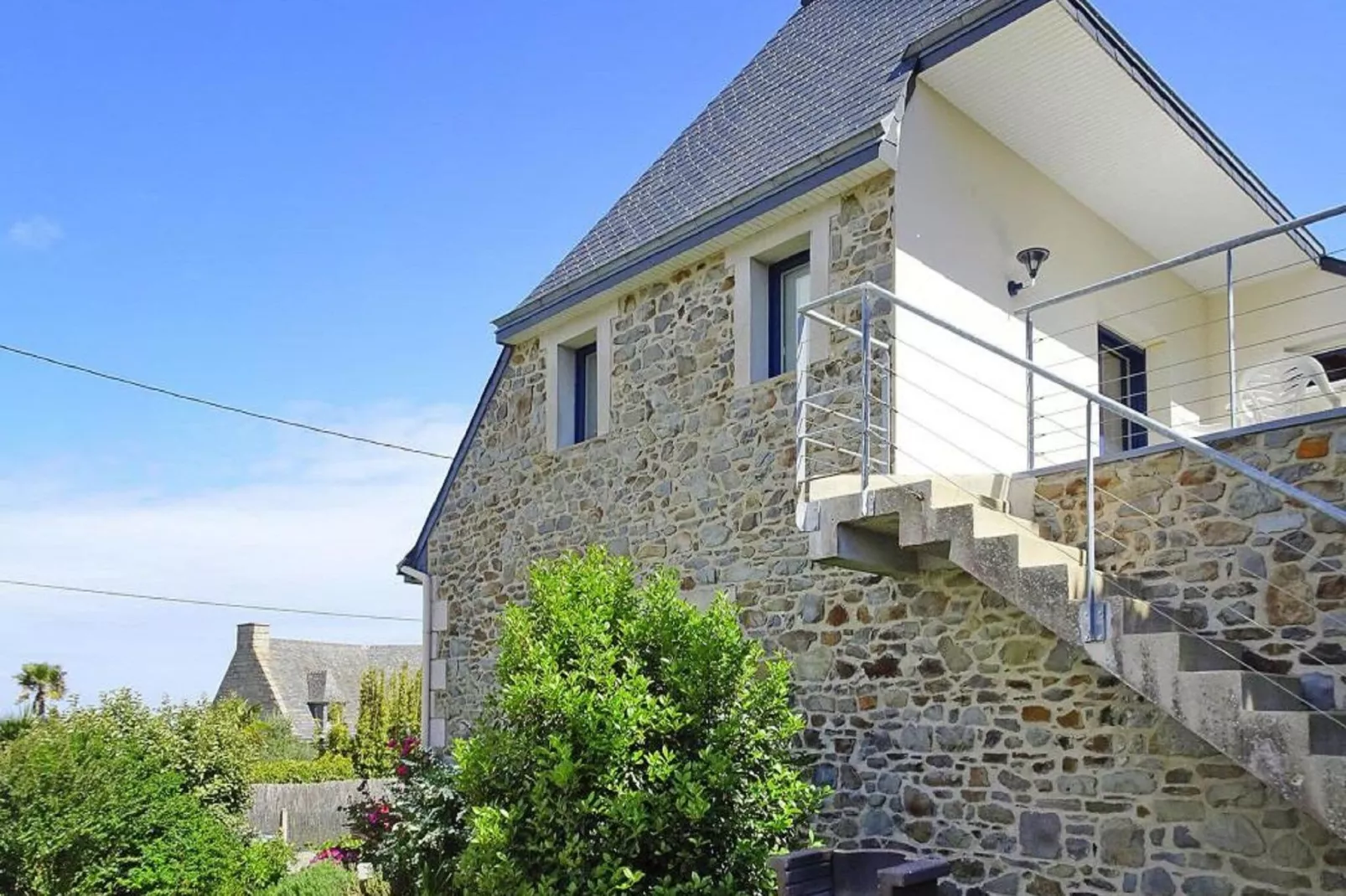 Holiday home Pordic-Buitenkant zomer