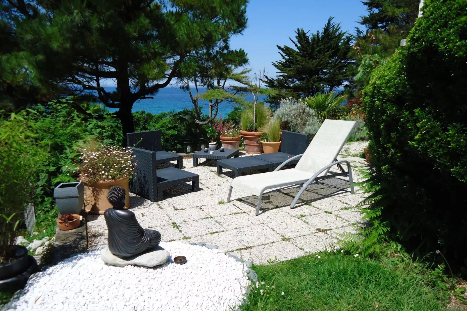 Holiday home Locquirec-Buitenkant zomer