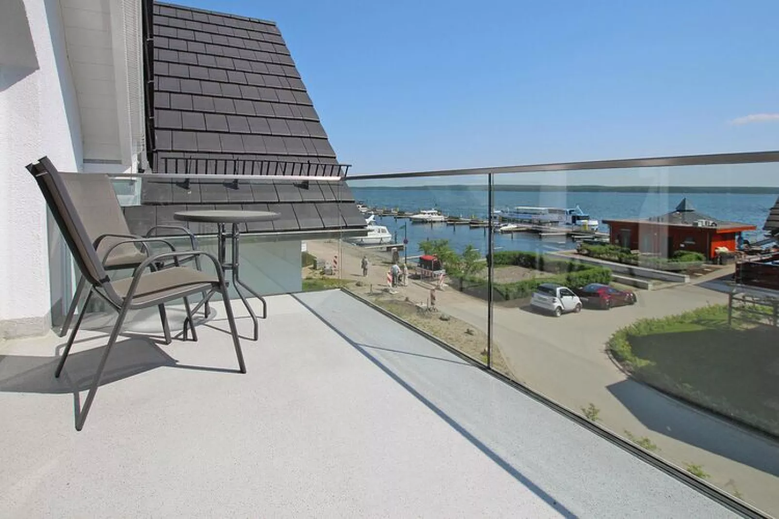 Reihenhaus Hafenflair / Haus 4 / Wohnungen 13 und 15-Terrasbalkon