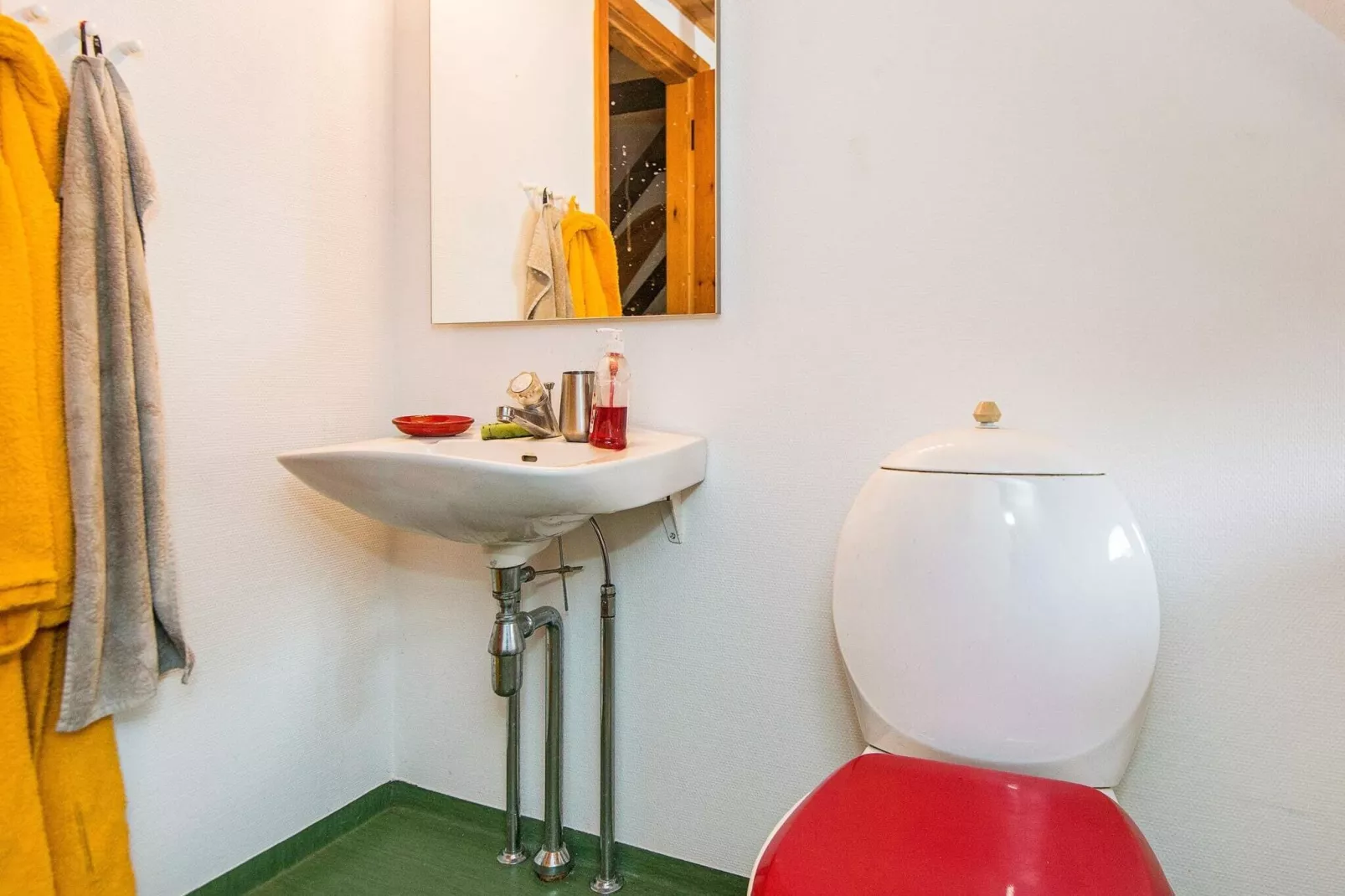 Betoverende Bosuitje met Sauna-By Traum-Binnen