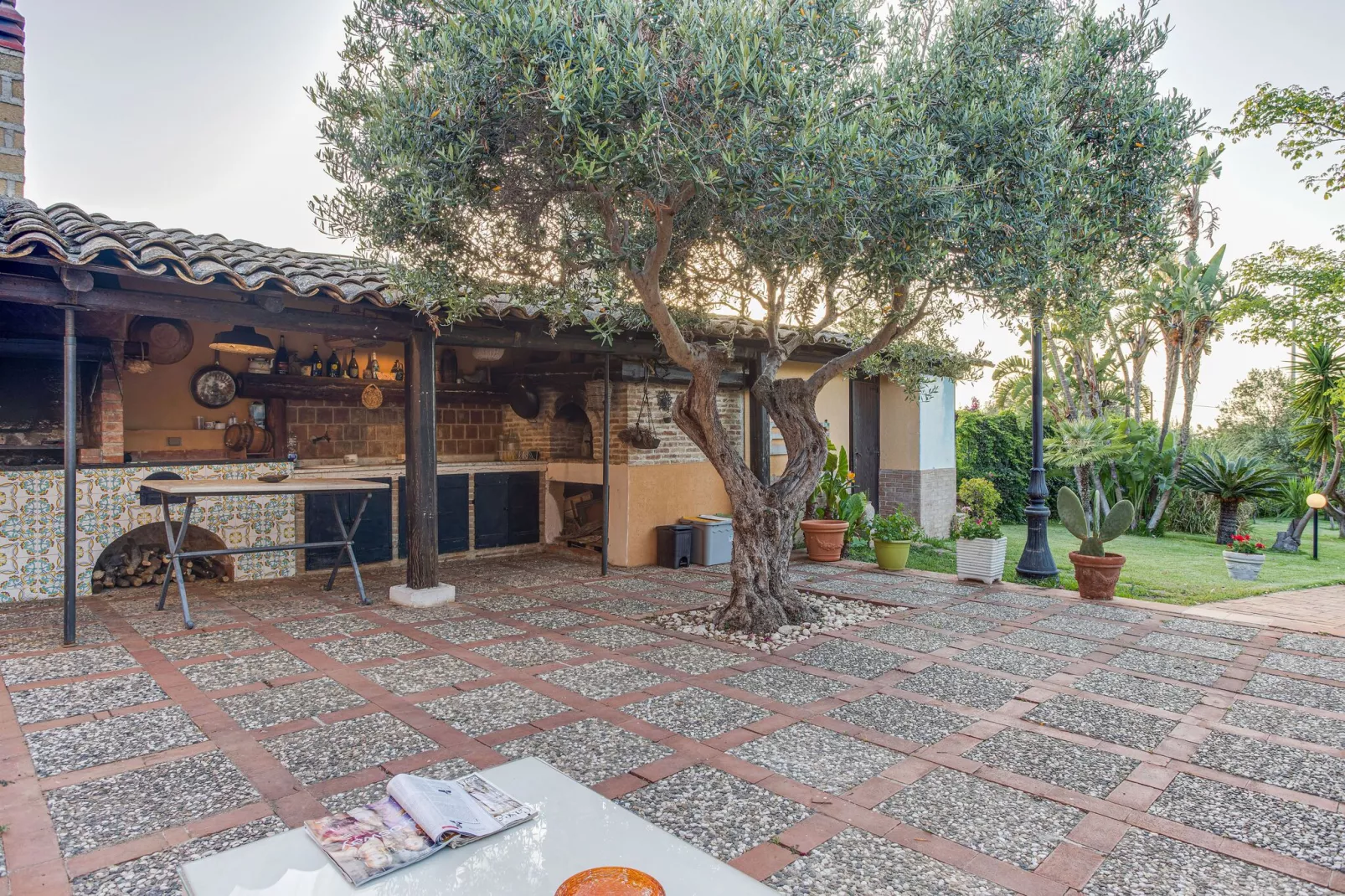 Charmante villa met dakterras-Terrasbalkon