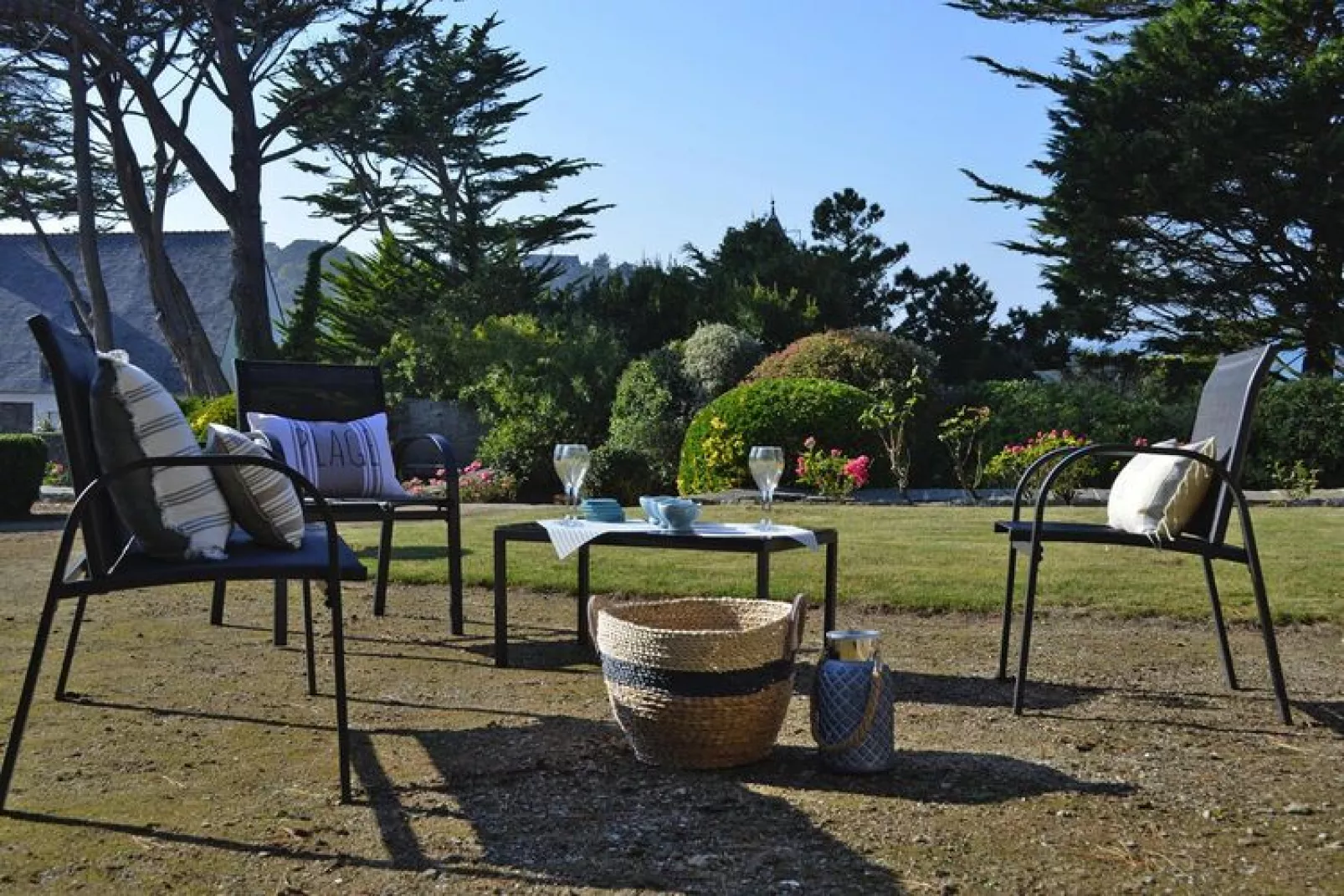 Villa Locquirec-Tuinen zomer