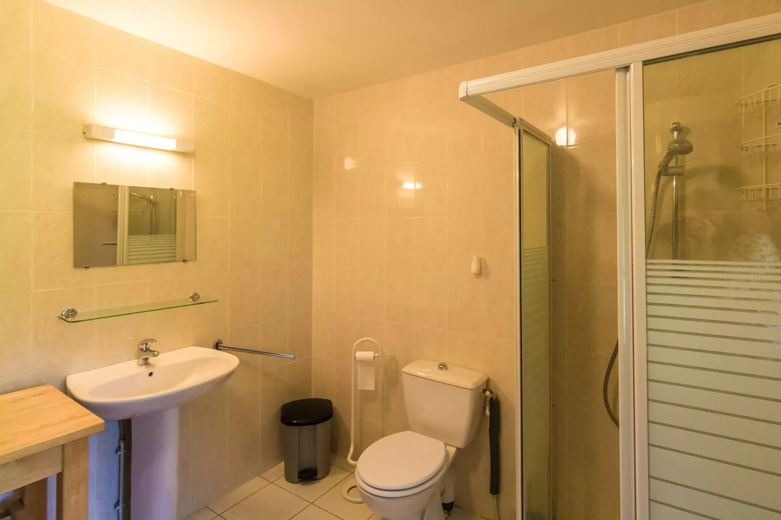 Le Haut Chambon-Badkamer