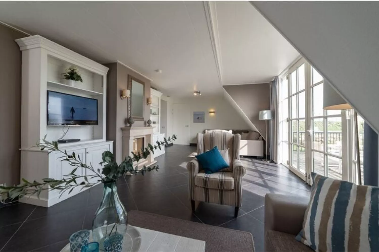 Luxe Beveland met Zwembad-Woonkamer