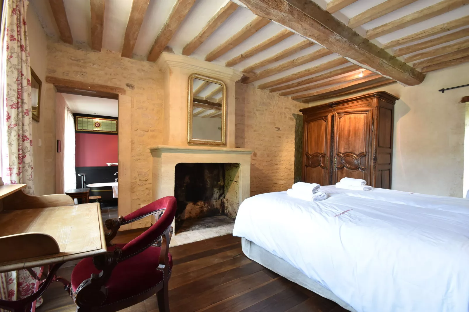 Gite de charme 6 pers/domaine Chateau-Slaapkamer