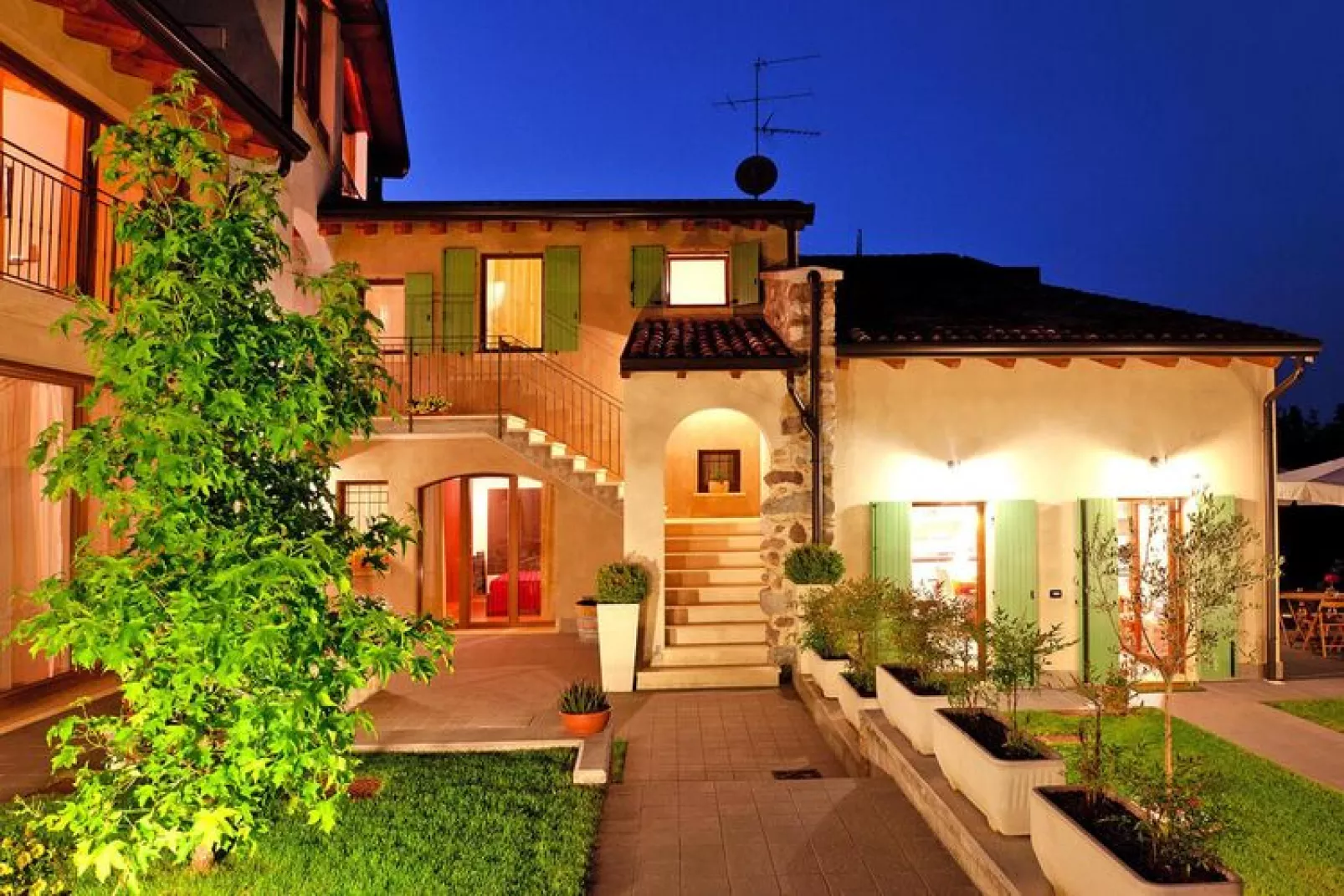 Residence La Casa del Nonno, Monzambano-trilo 6 pax-Buitenkant zomer