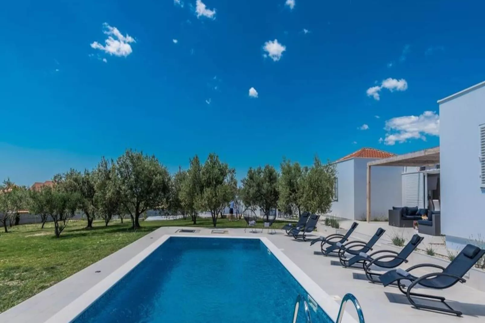 poolofhouse