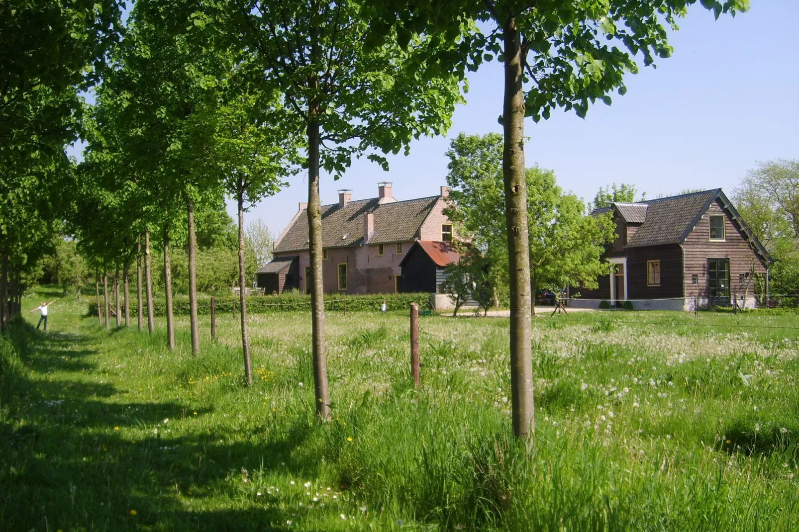 Koetshuis 't Geyn-Landgoed Noordenhoek-Buitenkant zomer