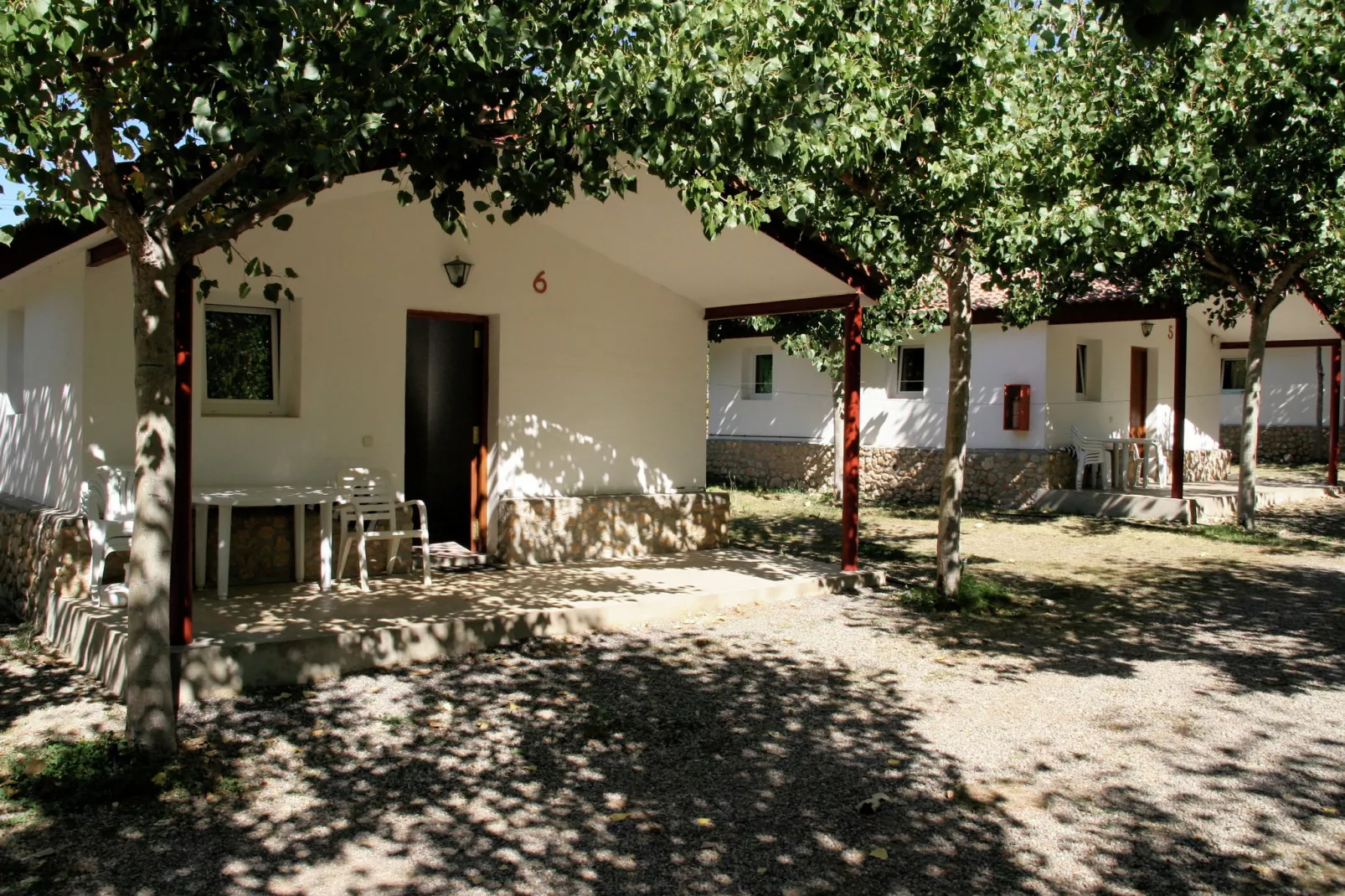Vakantiepark Isábena 2-Buitenkant zomer