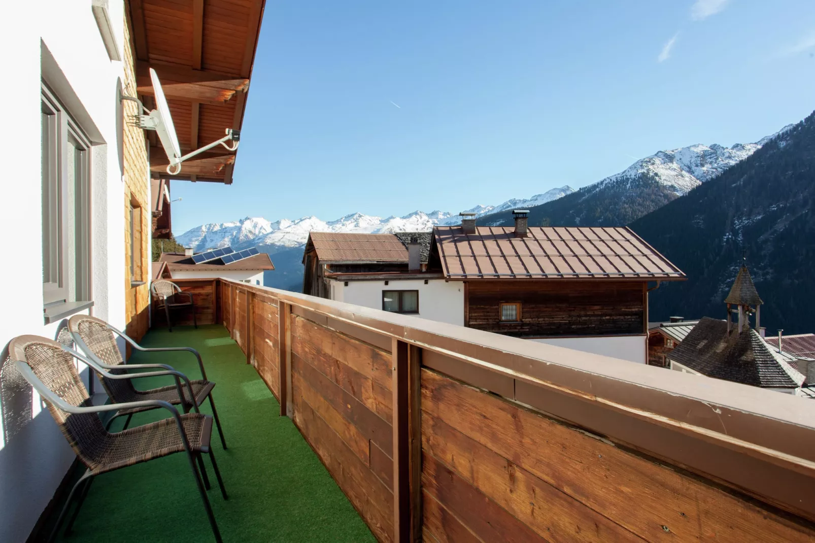 Hohspitz an der Piste-Terrasbalkon