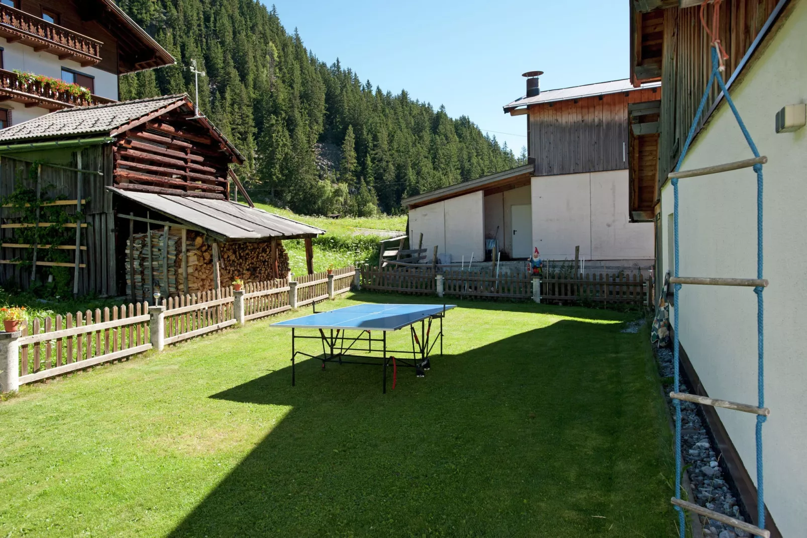 Hohspitz an der Piste-Tuinen zomer