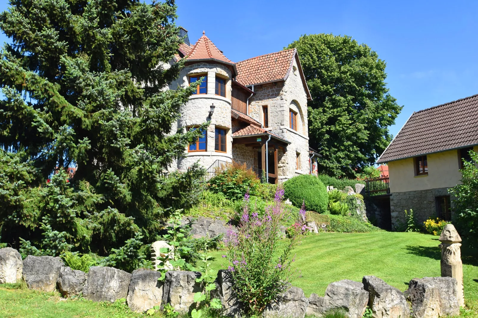 Villa Türmchen-Tuinen zomer