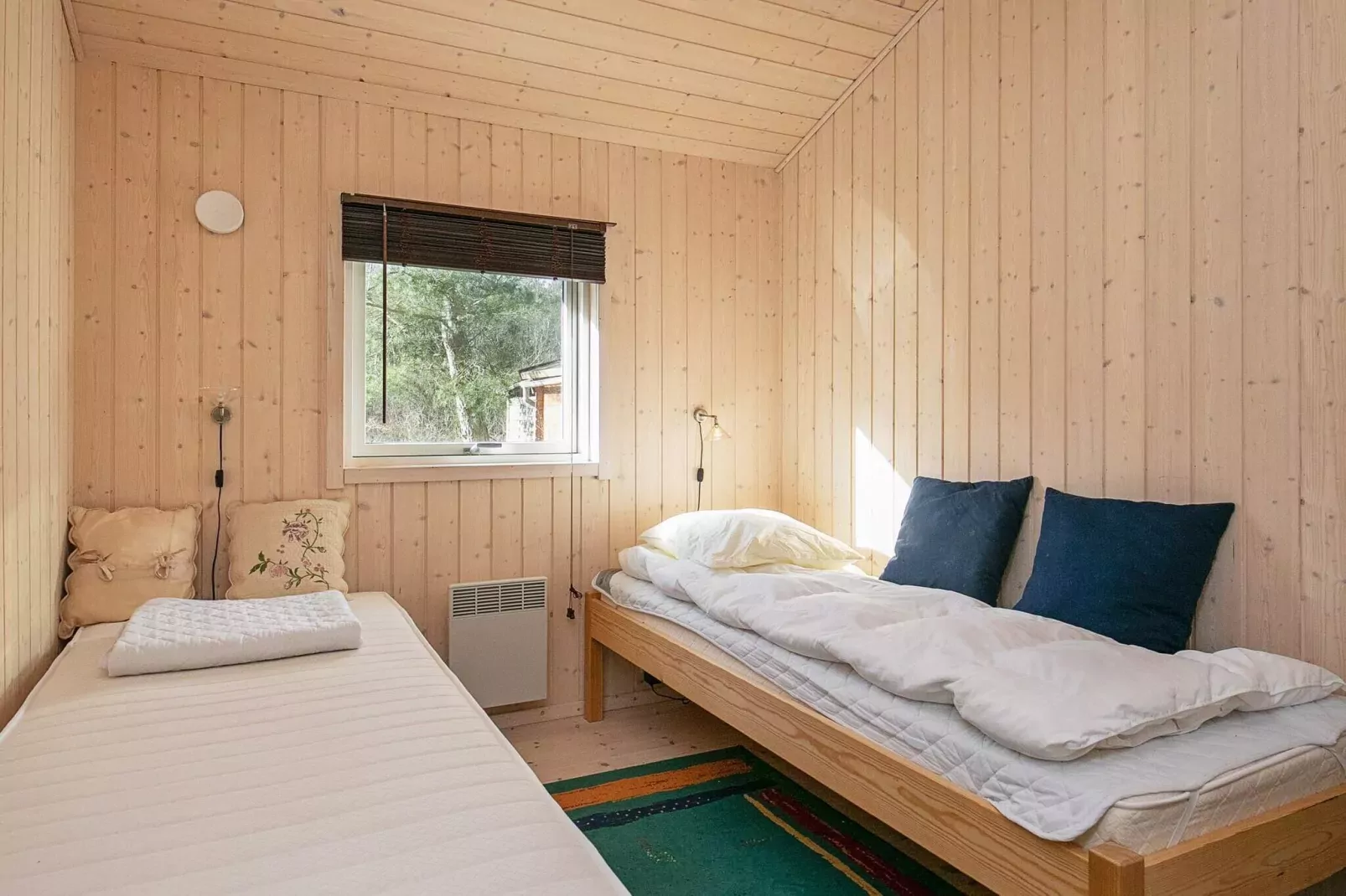 Lichte kustschuilplaats in LyngsAY-By Traum-Binnen