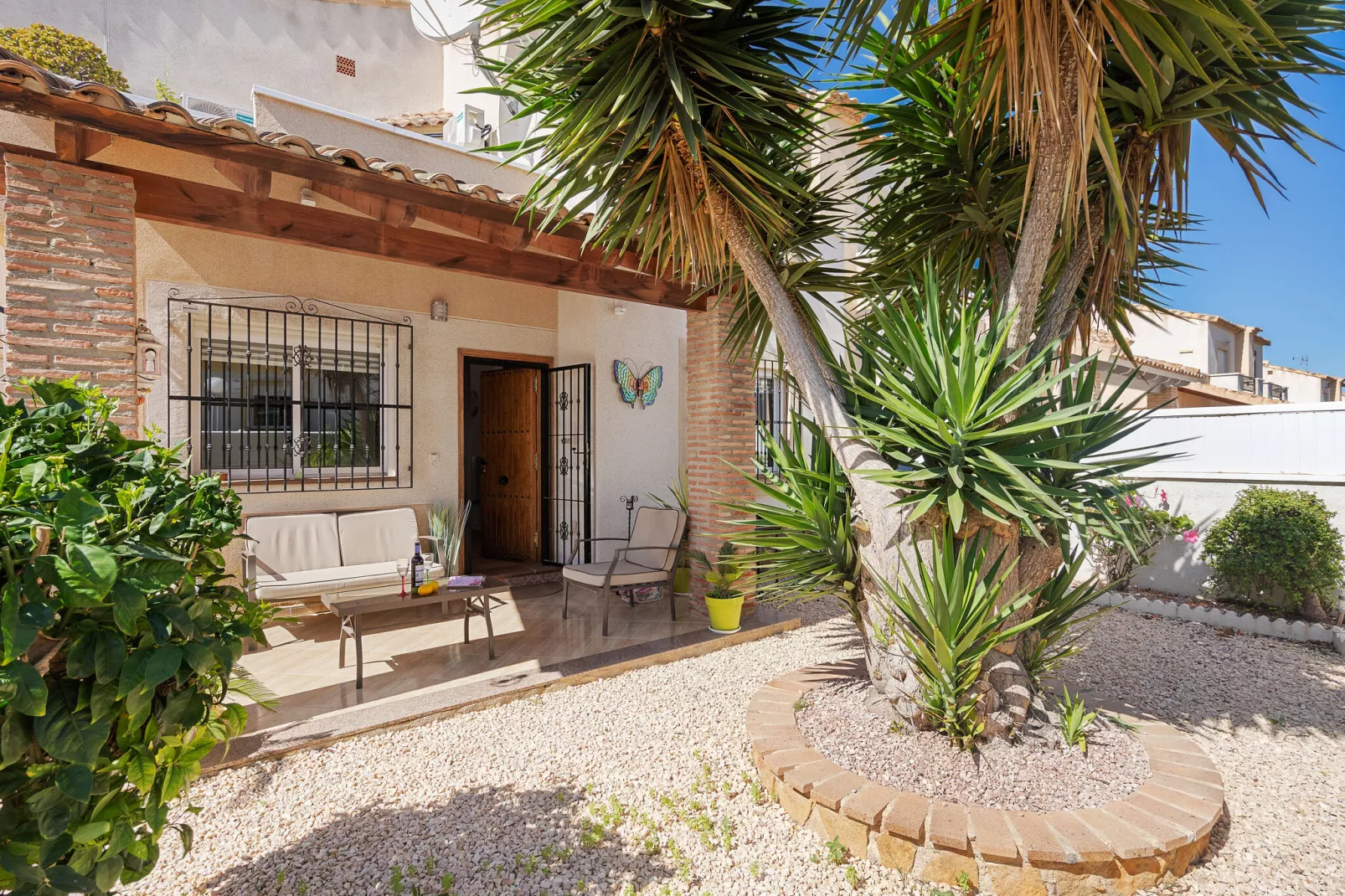 Casa Crispin-Buitenkant zomer