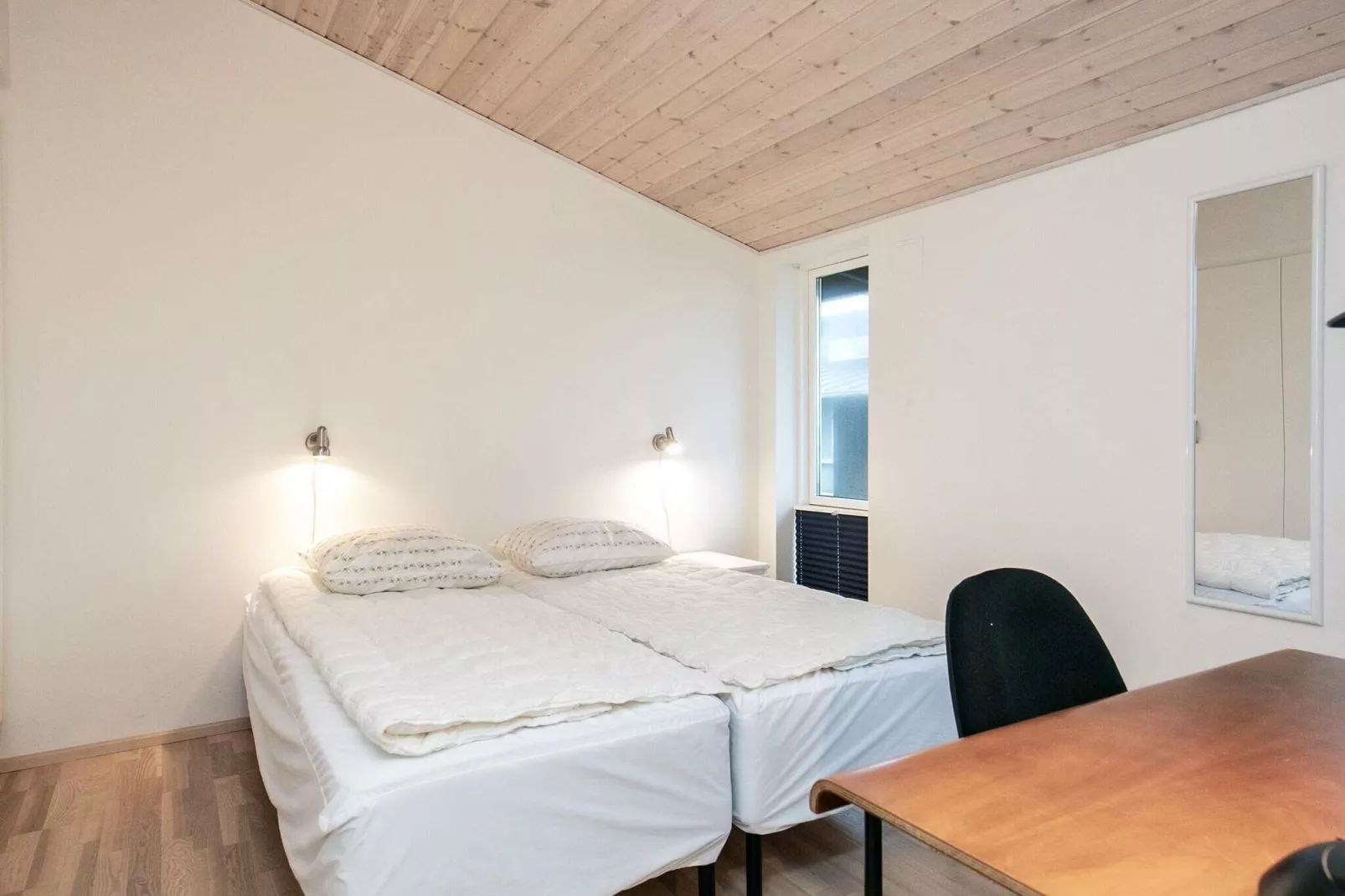 Rustig vakantiehuisje-By Traum-Binnen