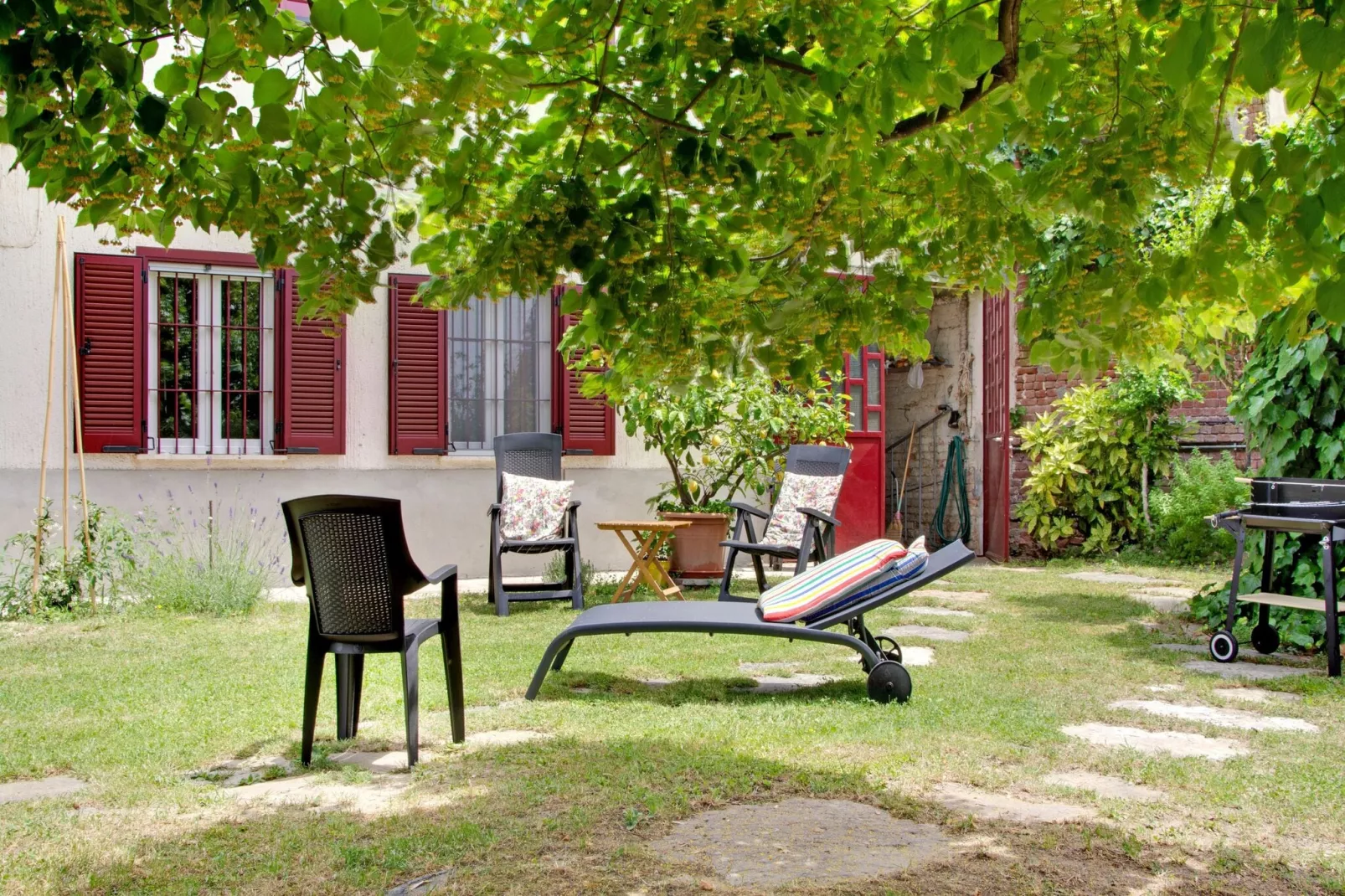 Casale Adriano Country House-Tuinen zomer