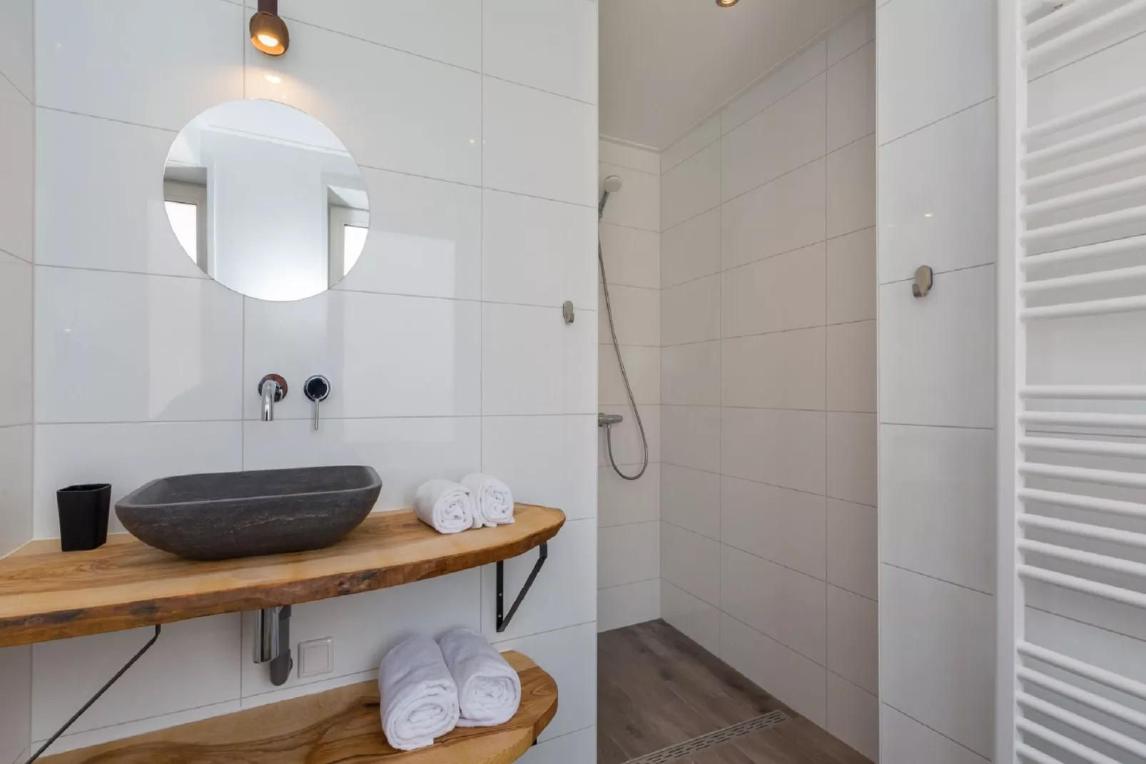 Pleinzicht 6a-Badkamer