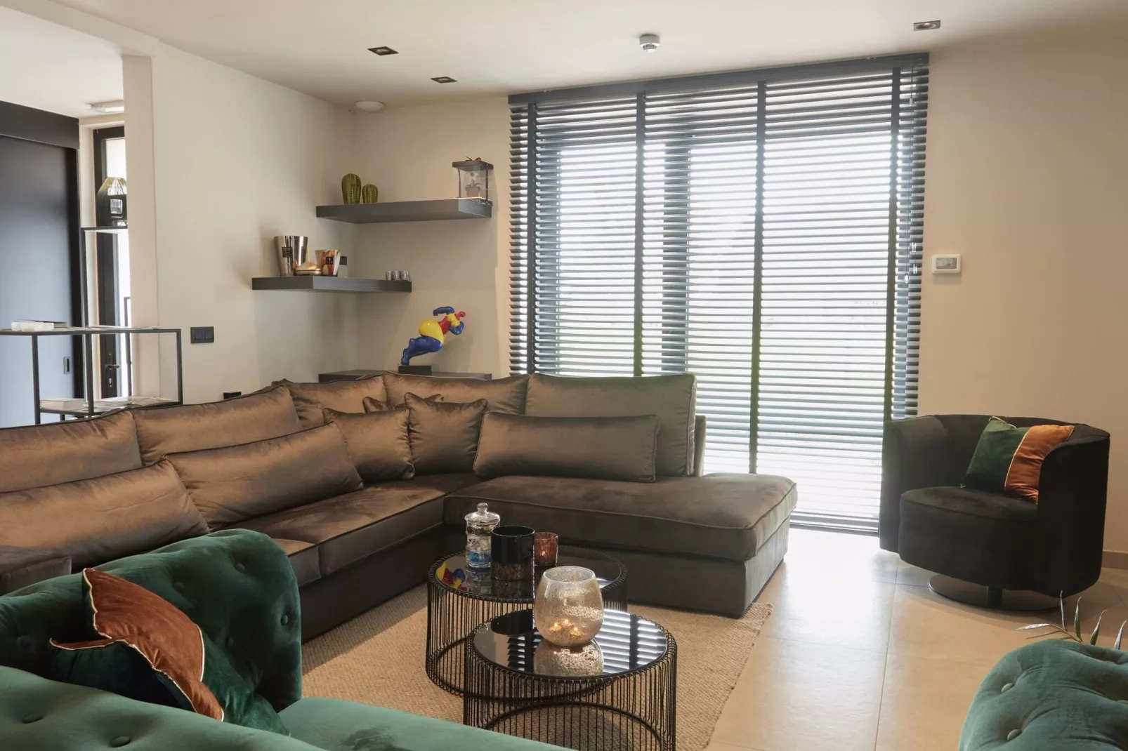 T Vlyt - wellness groepsaccommodatie-Woonkamer