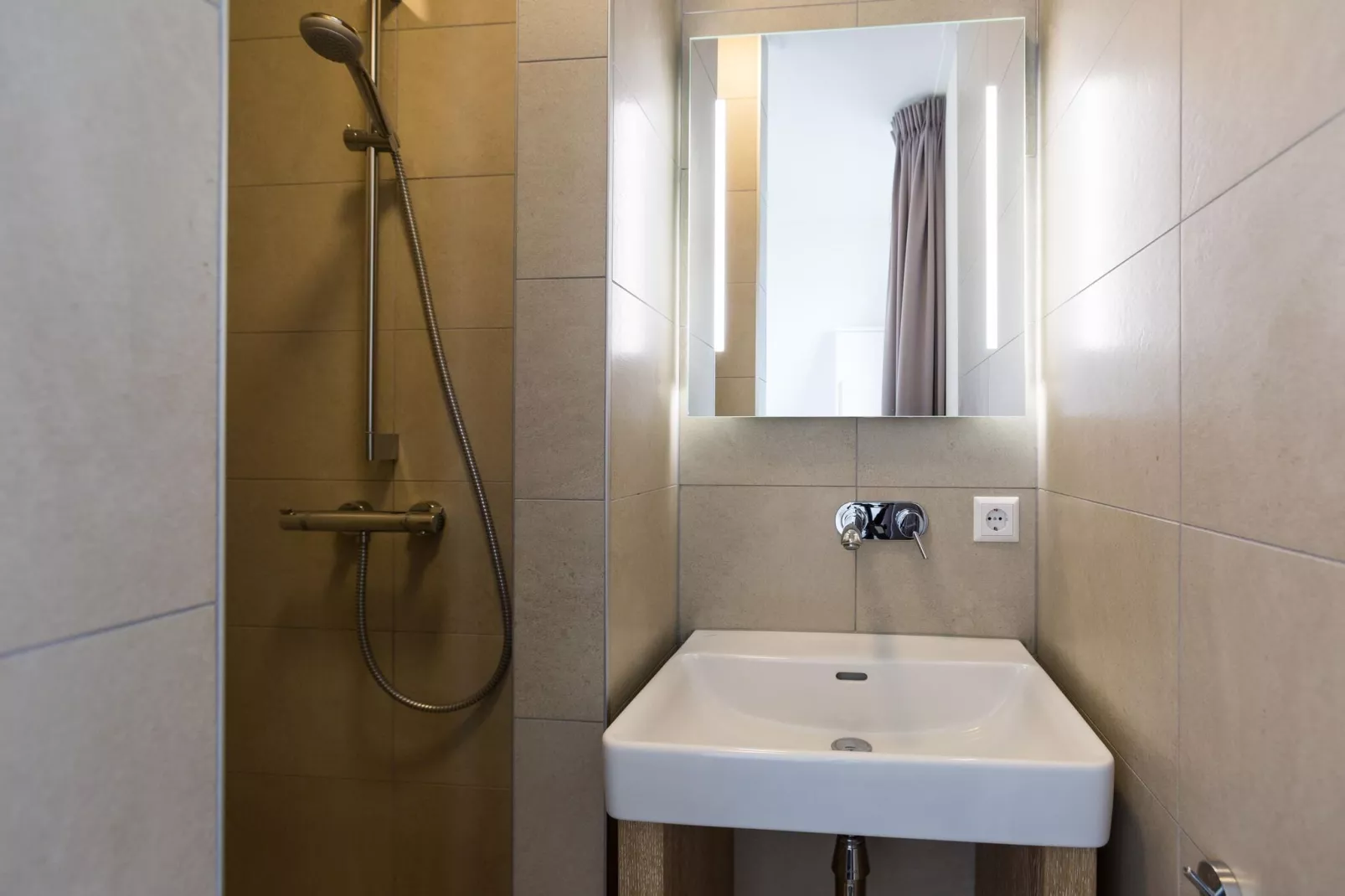 Friese Meren Villa's 18-Badkamer