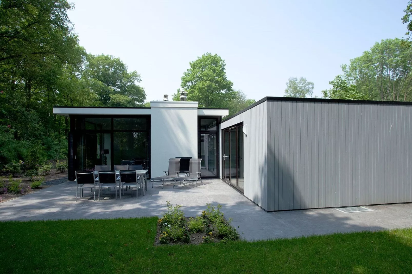 Resort Maasduinen 10-Buitenkant zomer