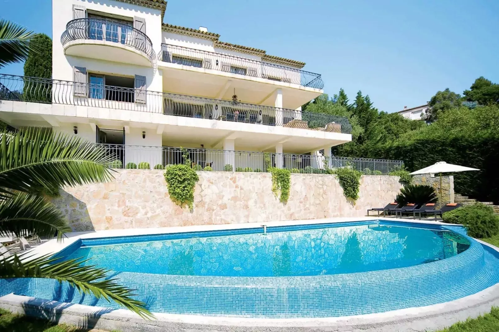 Villa Marguerite Sea View-Buitenkant zomer