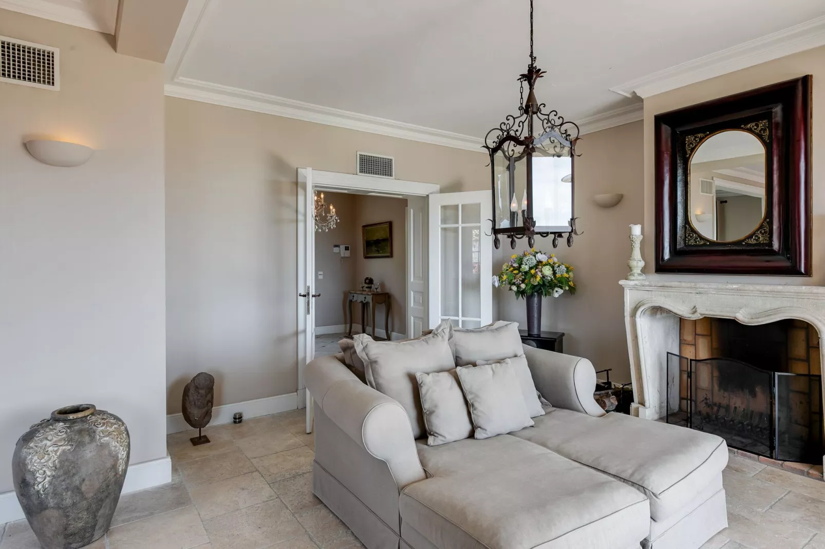 Villa Marguerite Sea View-Woonkamer