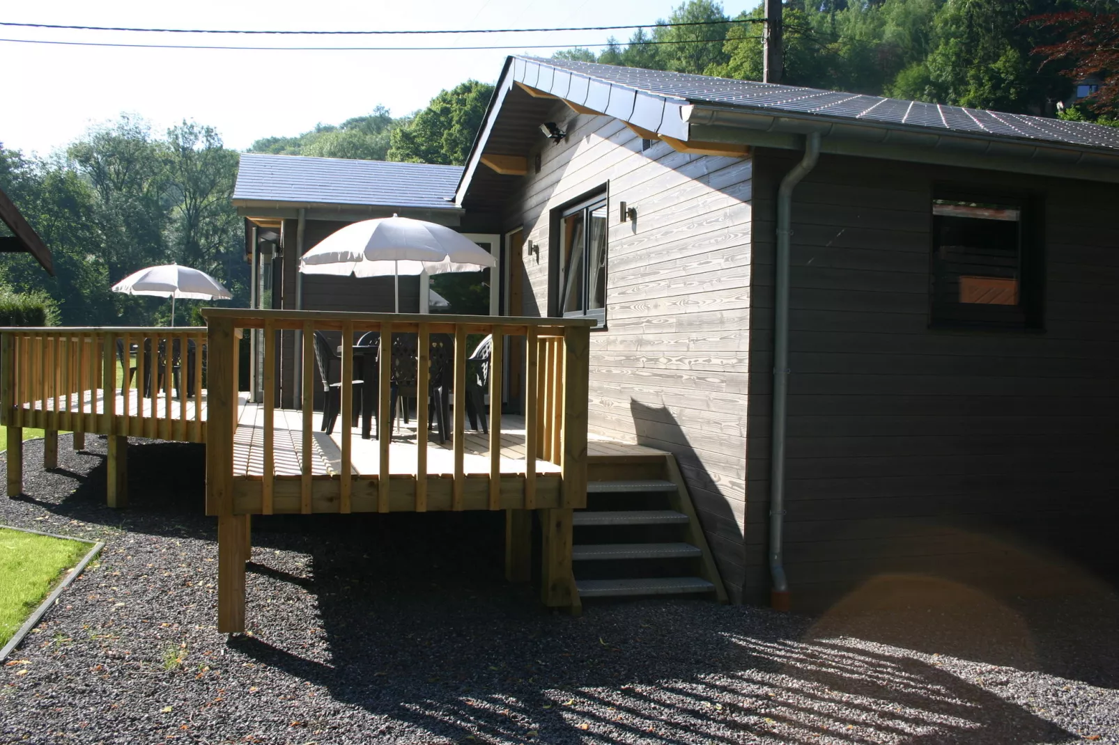 Le Chalet Chaleureux A-Buitenkant zomer