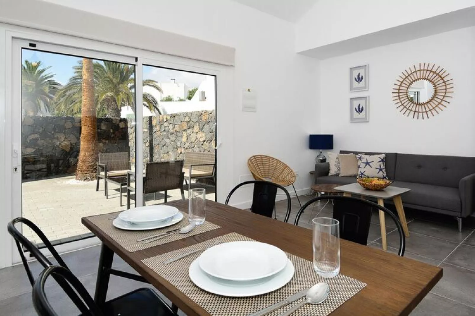 Suites Costa Teguise / 4 pax-Suite-Woonkamer