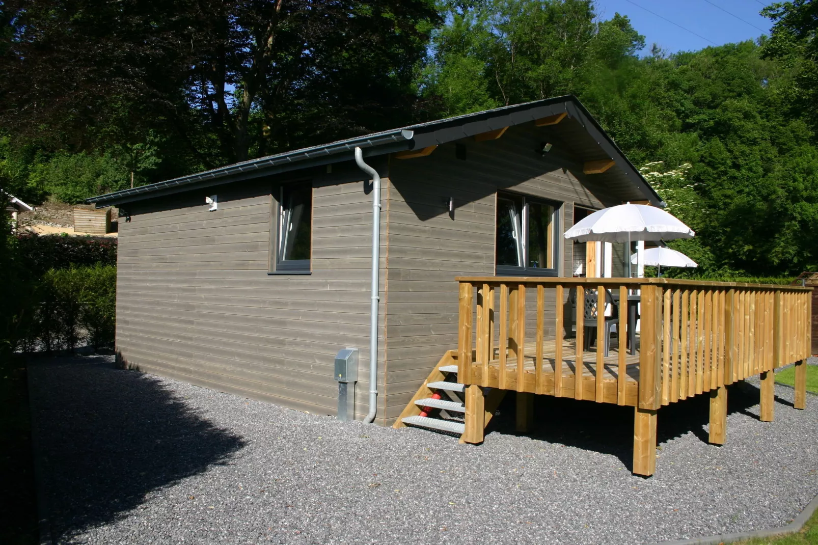 Le Chalet Chaleureux B-Buitenkant zomer
