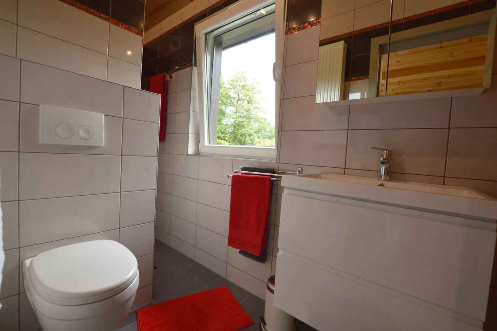 Le Grand Chalet Chaleureux-Badkamer
