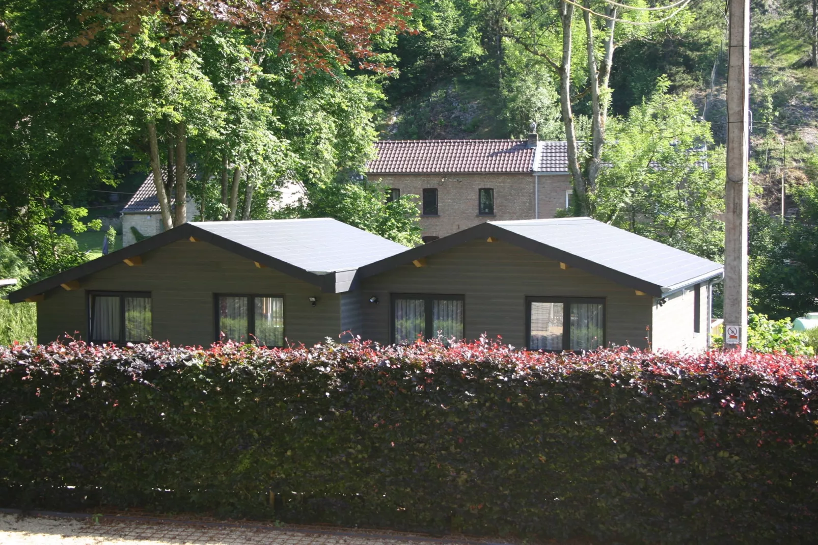 Le Grand Chalet Chaleureux-Buitenkant zomer