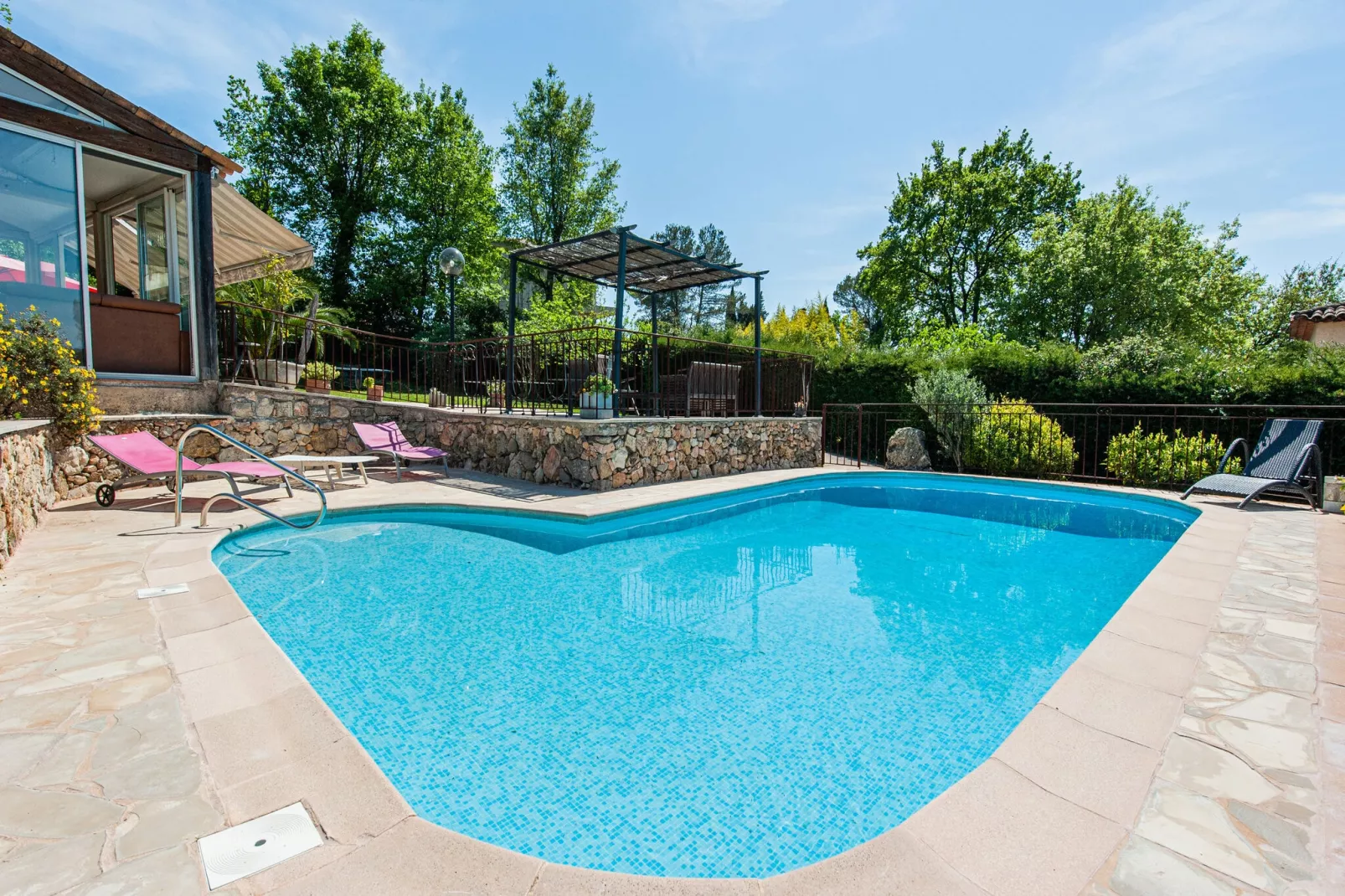 poolofhouse