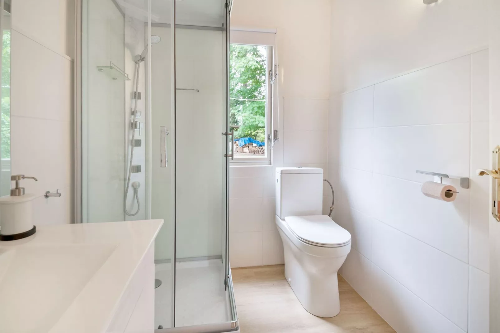 Magnifique Habitation pour 4 adultes-Badkamer