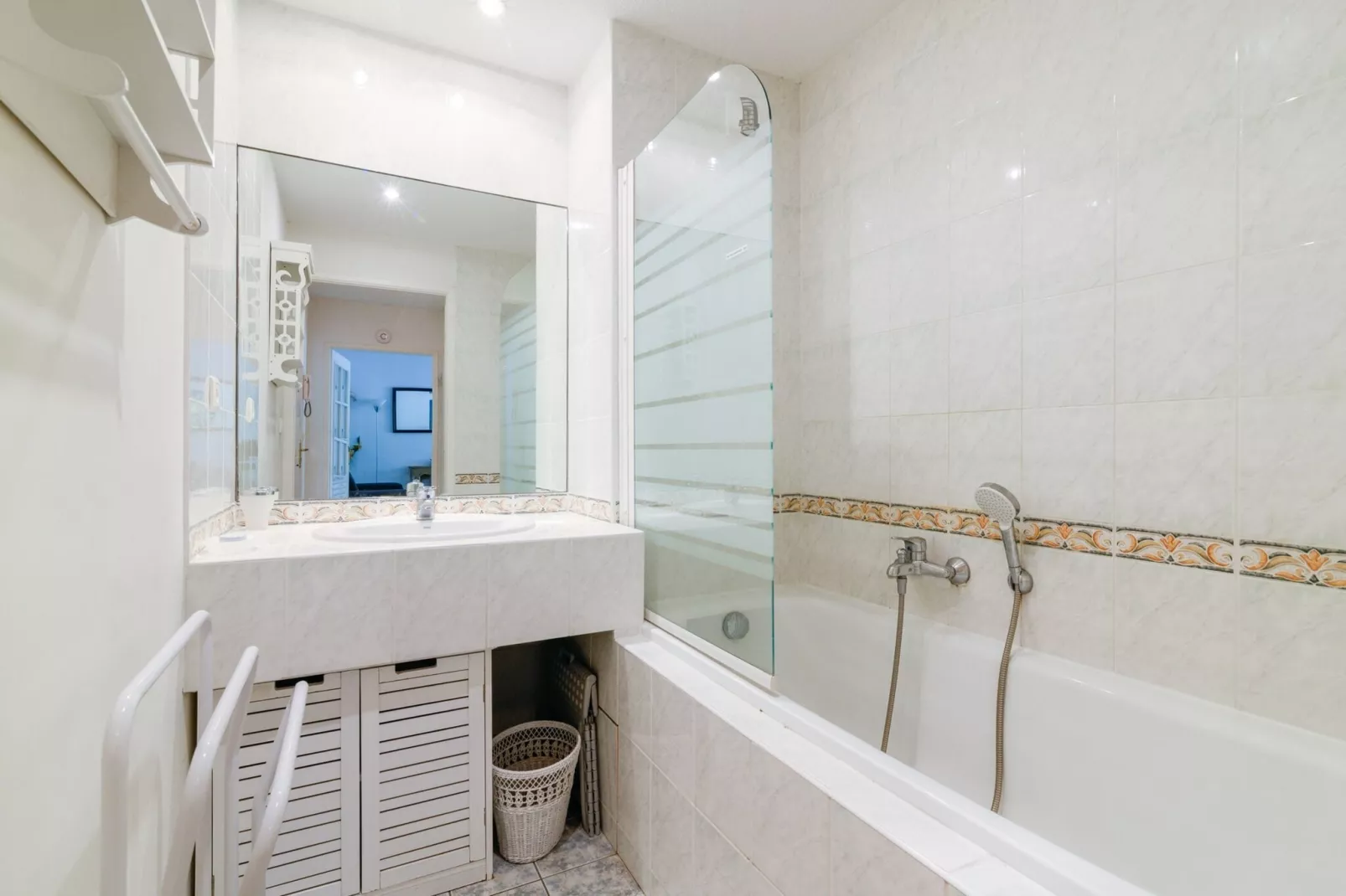 Apartment Bellavista-Badkamer