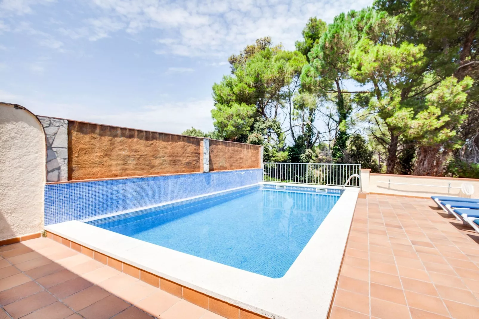 poolofhouse