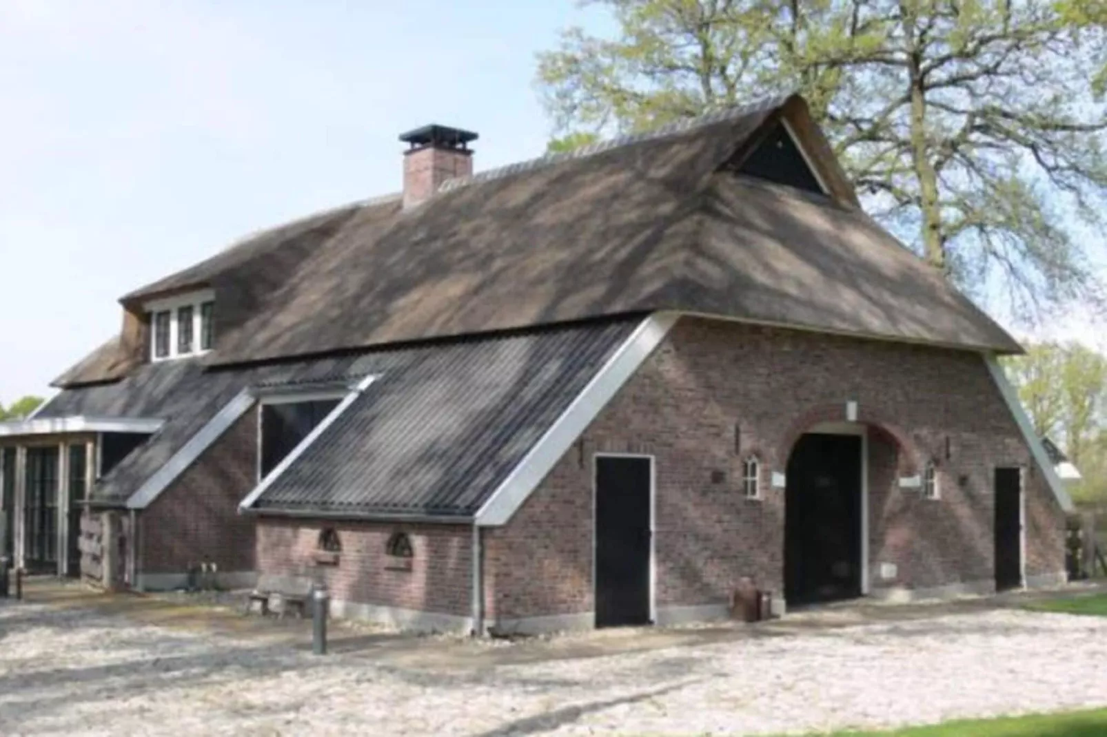 Erve Olde Sasbrink-Buitenkant zomer