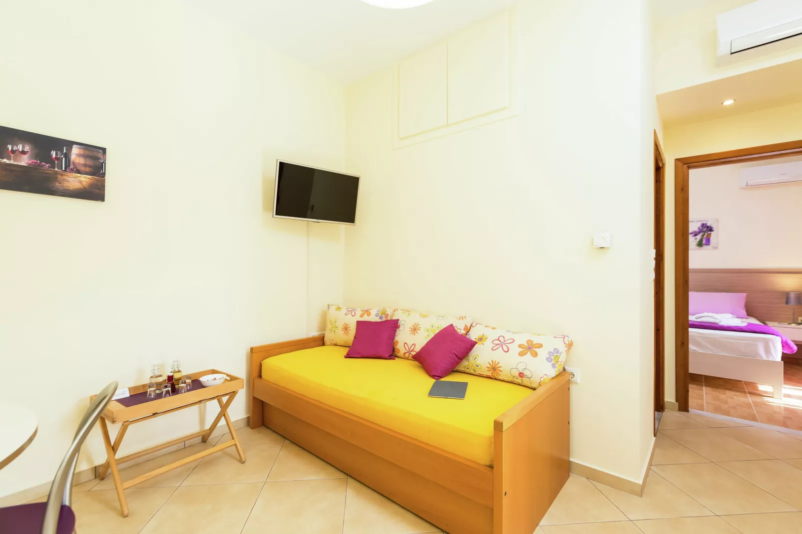 Wine Apartment-Woonkamer
