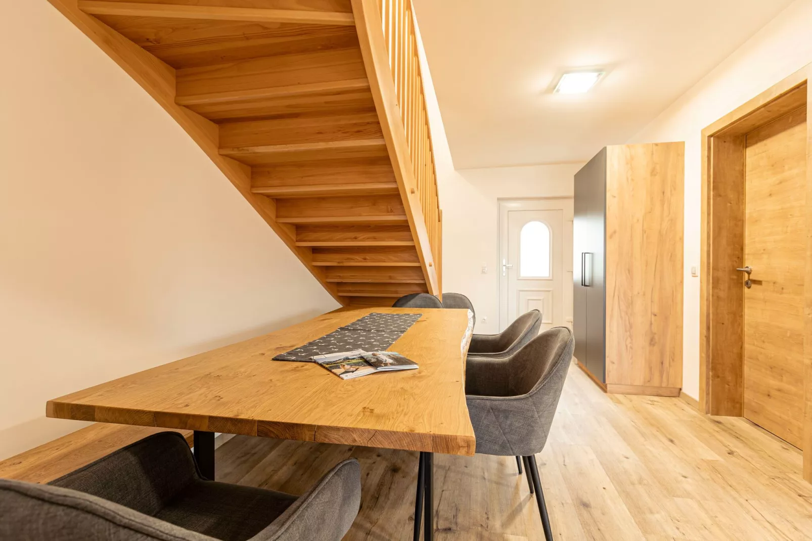 Inzell Chalets-Eetkamer