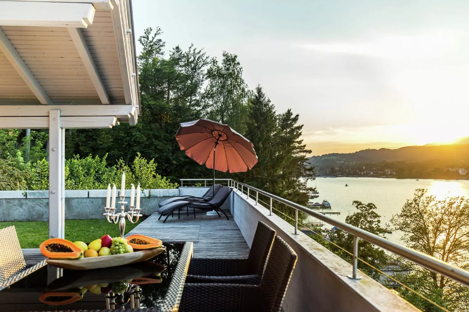 Seevilla Velden am Wörthersee-Terrasbalkon