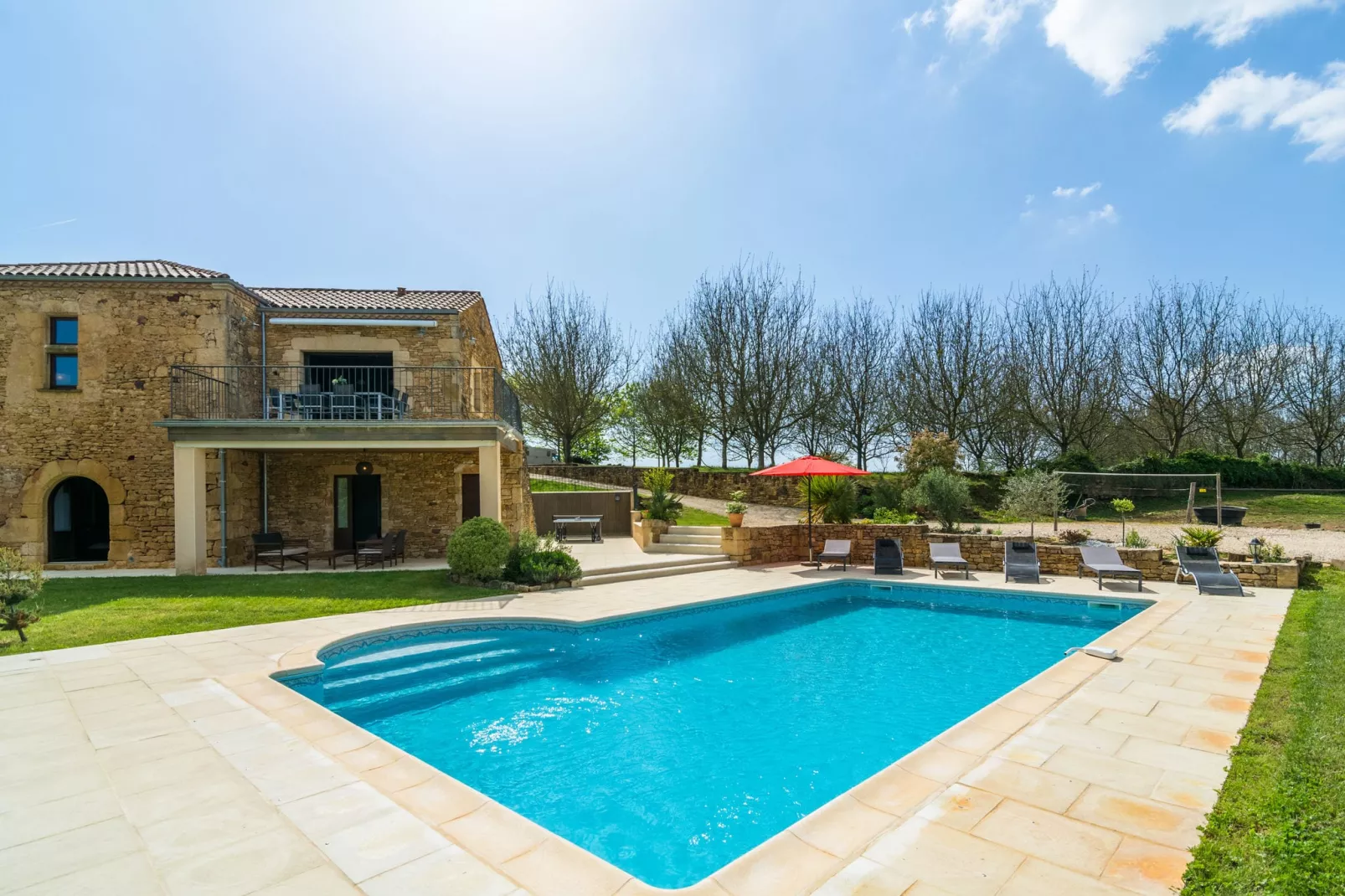 Maison de vacances Mazeyrolles 8p-Zwembad