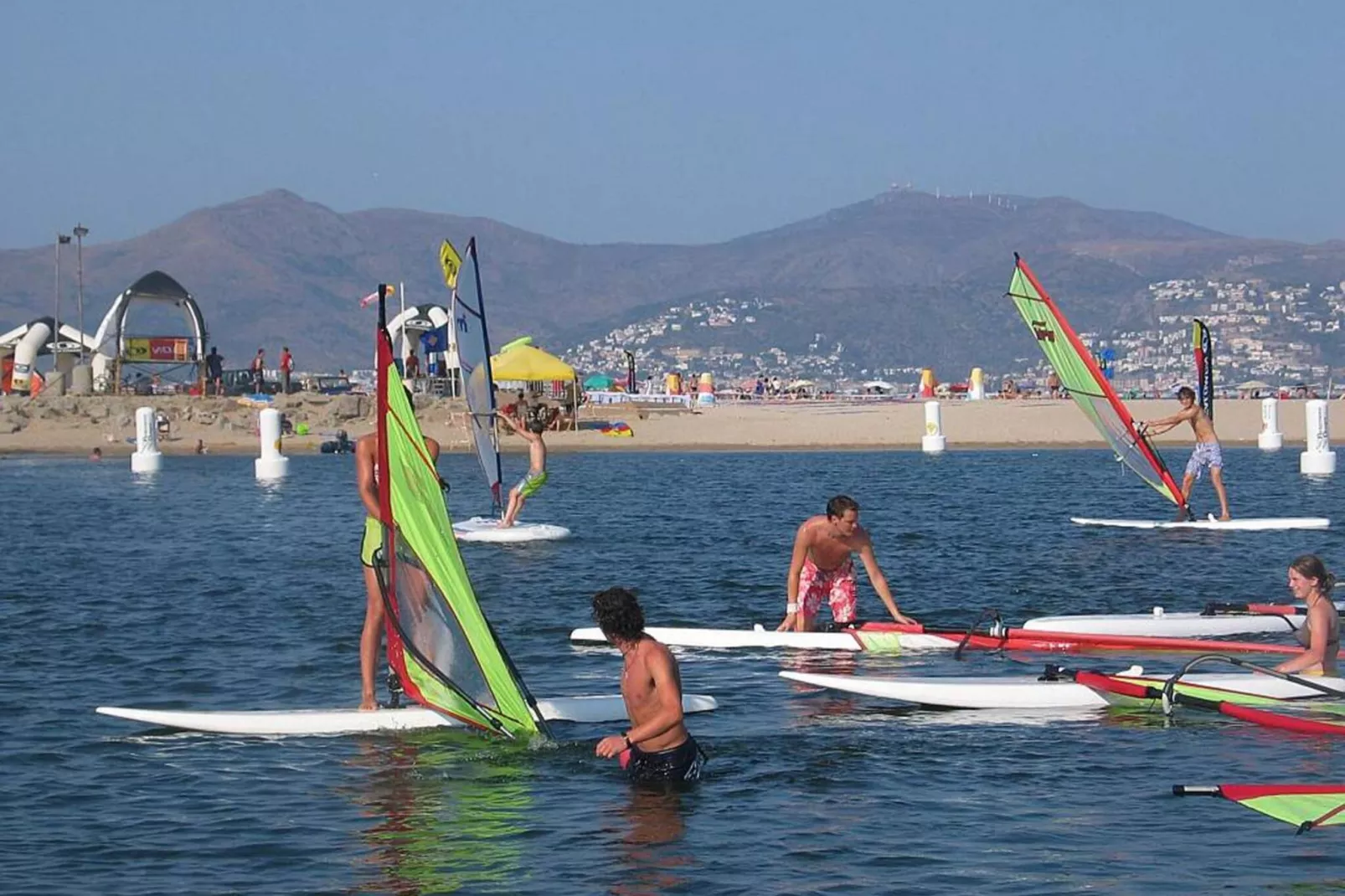 Modern vakantiehuis met privé zwembad in Empuriabrava, Spanje-Gebieden zomer 5km