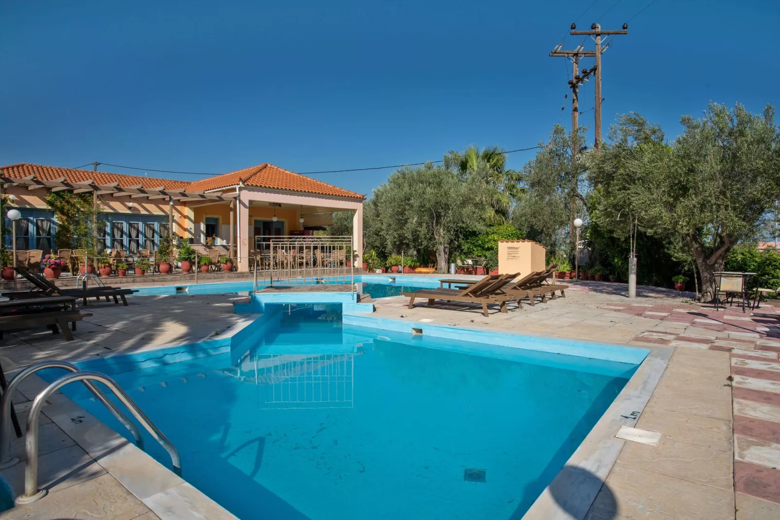 poolofhouse