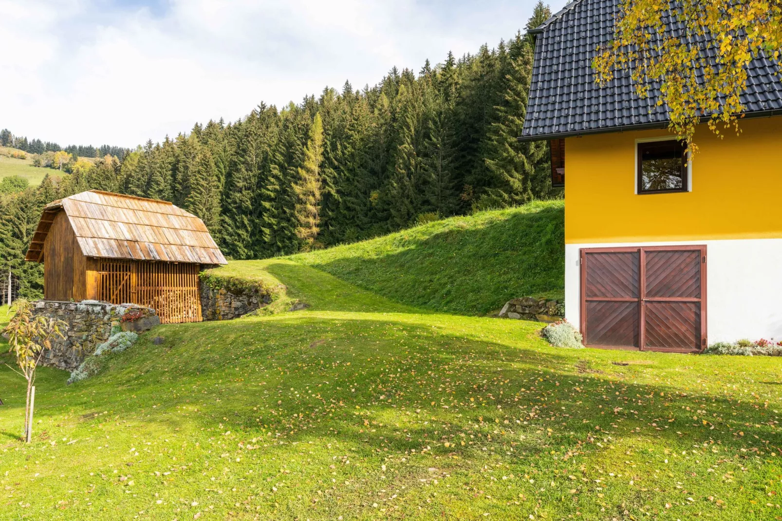Traunig Hütte-Buitenkant zomer