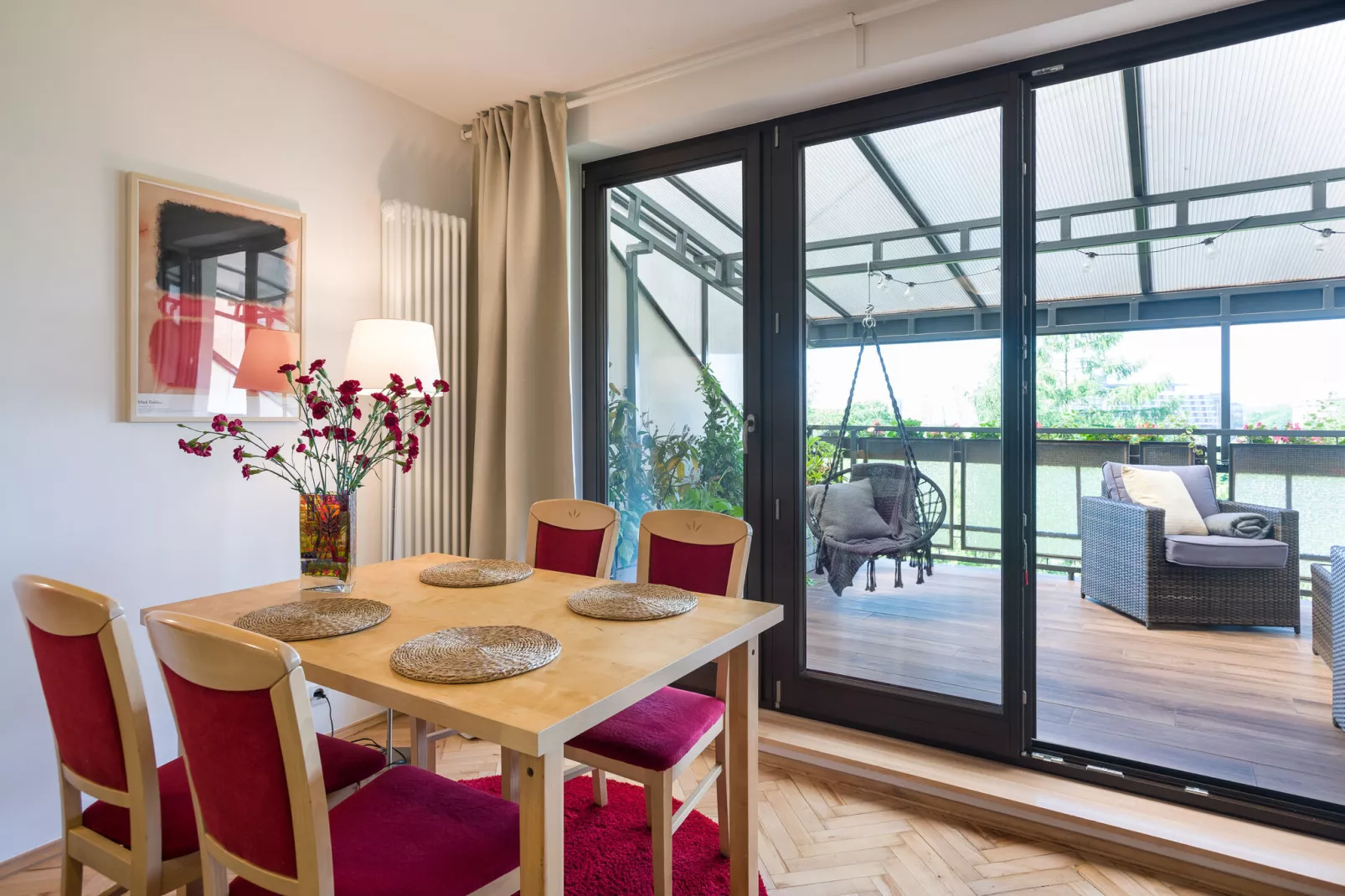 Rainbow apartment-Eetkamer