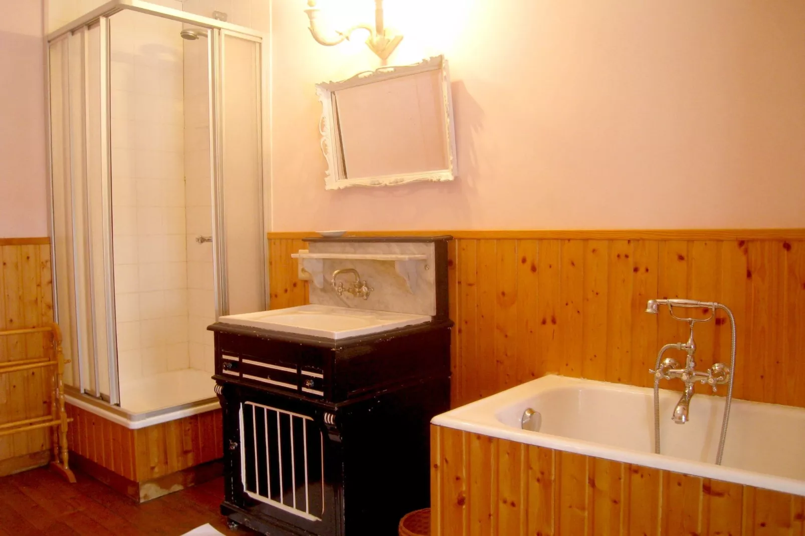La Hetraie-Badkamer