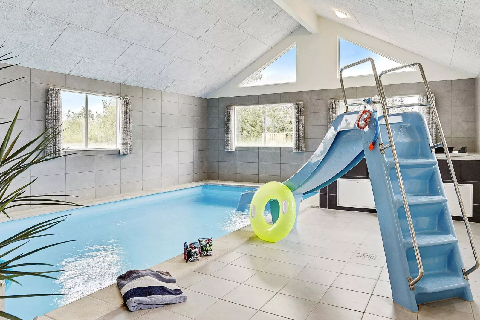 20 persoons vakantie huis in Væggerløse-Zwembad