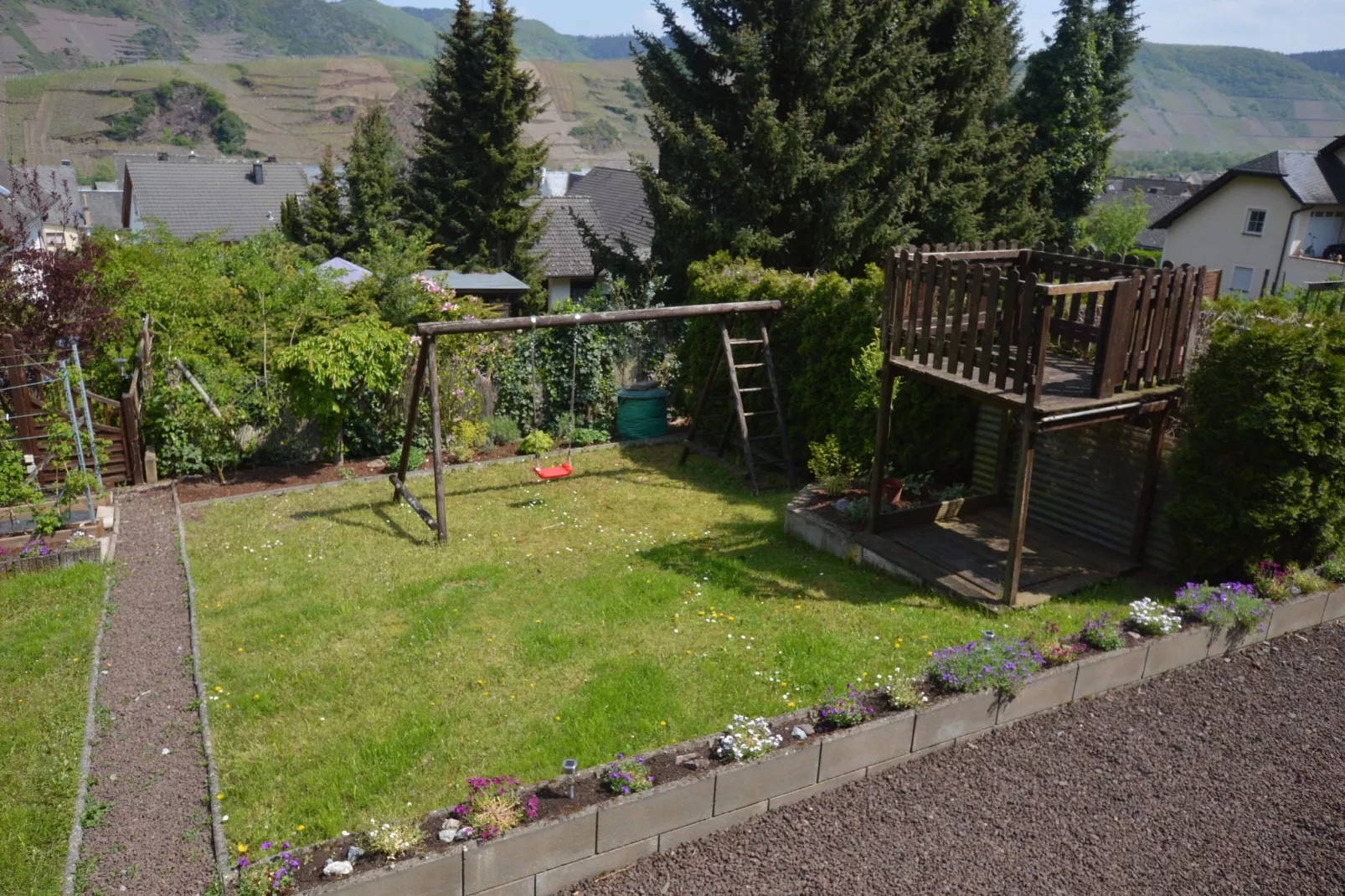 Gruppenhaus Moselblick-Tuinen zomer