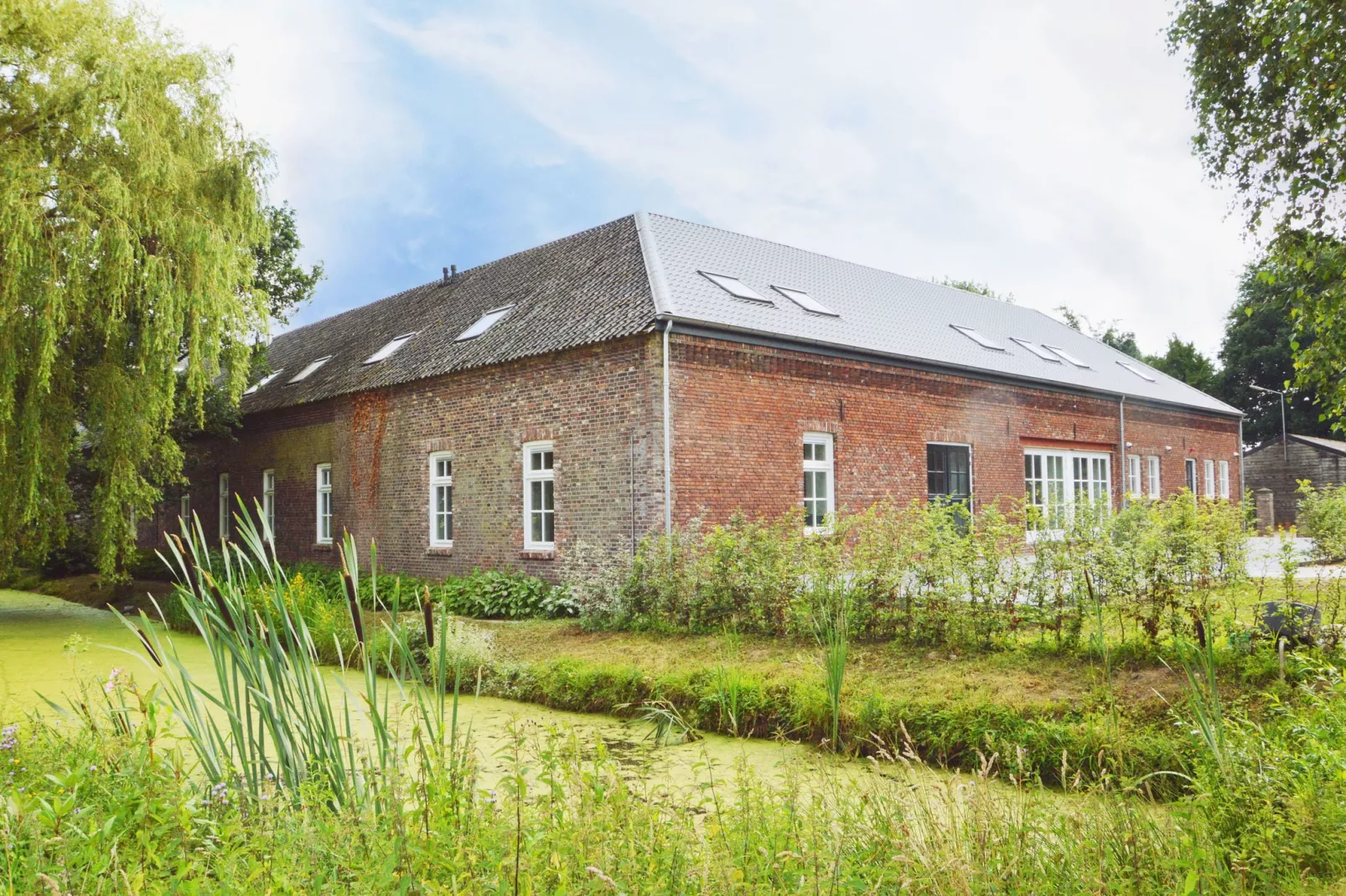 Kasteelboerderij Gunhof-Buitenkant zomer